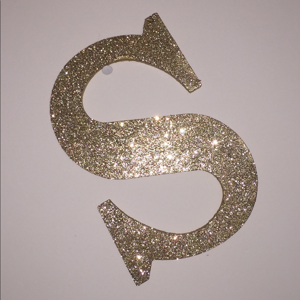 CUSTOM LETTERS/DECOR